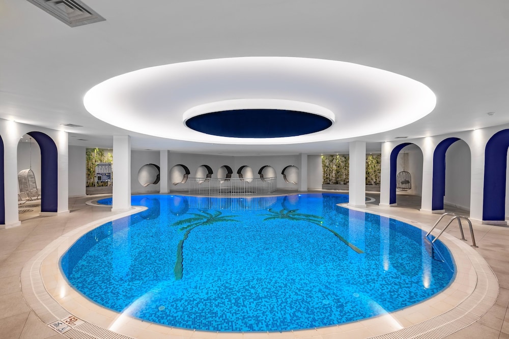 Utopia Beach Club — Pool in Avsallar