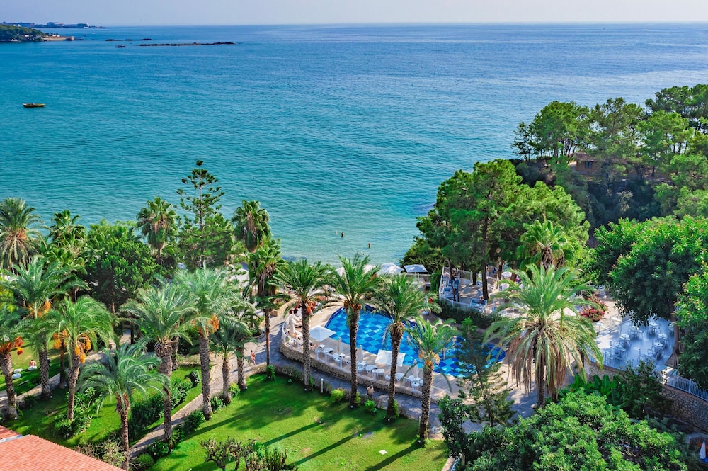 Utopia Beach Club — Pool in Avsallar