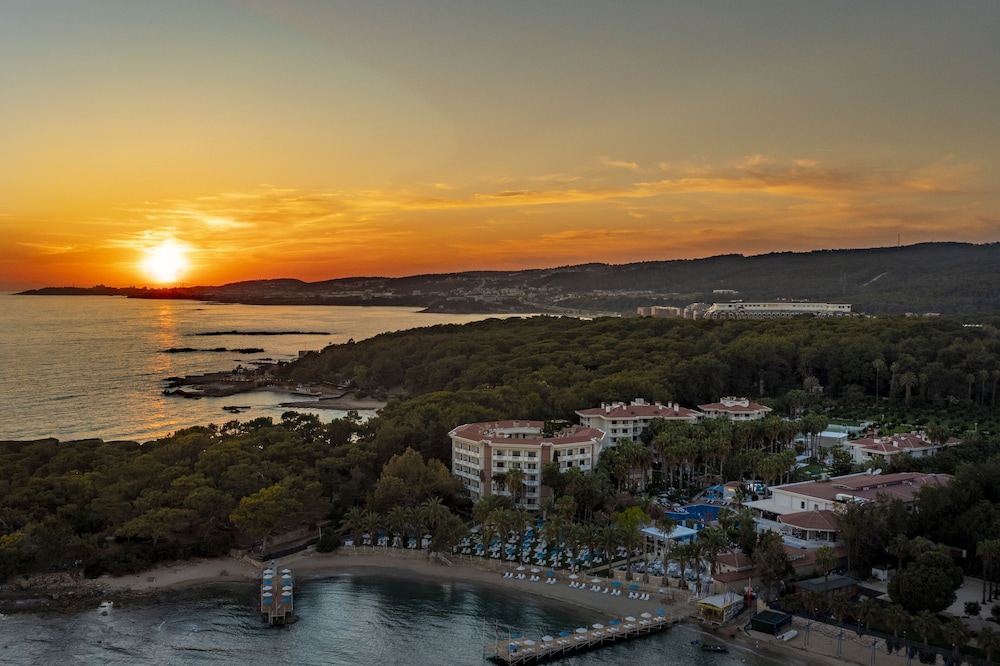 Utopia Resort & Residence — Beach in Avsallar