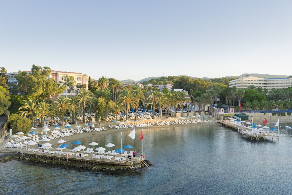 Utopia Resort & Residence — Beach in Avsallar