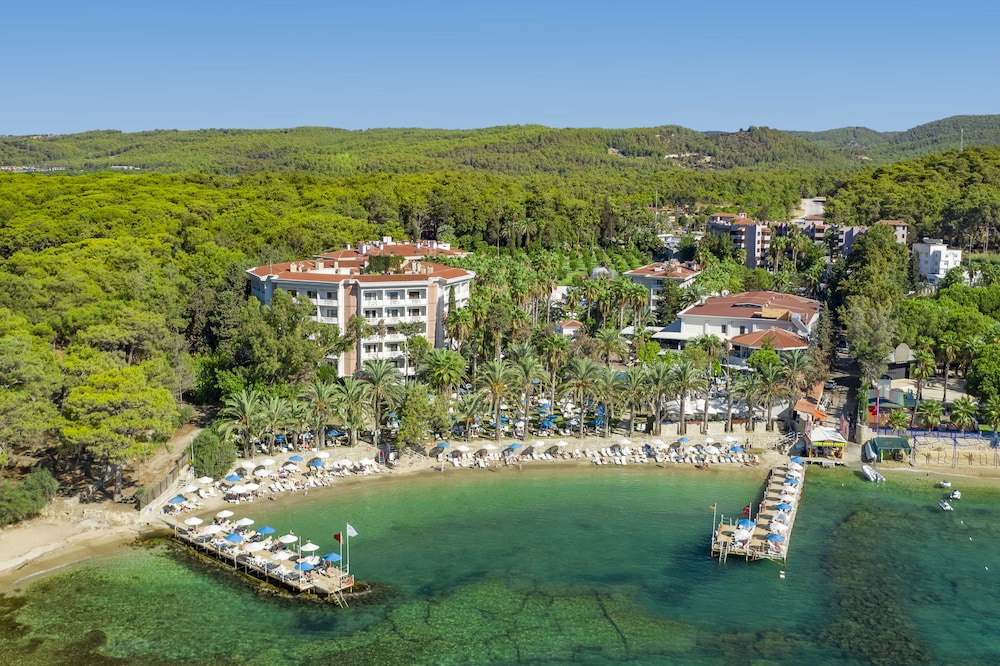 Utopia Resort & Residence — Beach in Avsallar