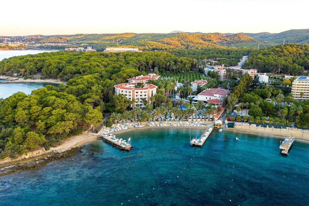 Utopia Resort & Residence — Beach in Avsallar