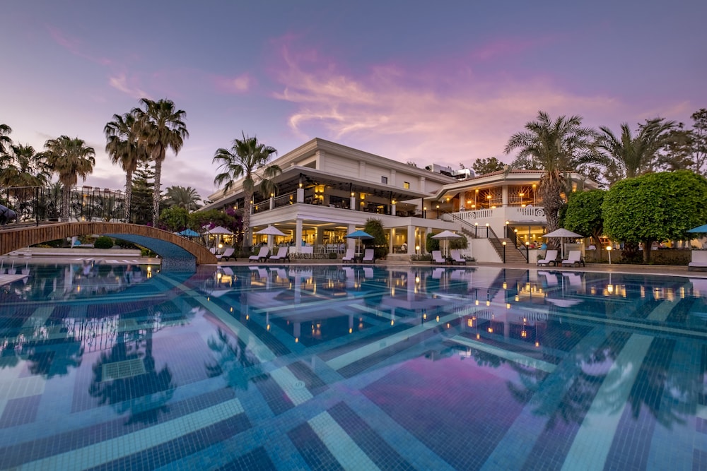 Utopia Resort & Residence — Swimming pool in Avsallar