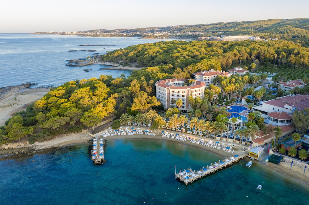 Utopia Resort & Residence — Beach in Avsallar
