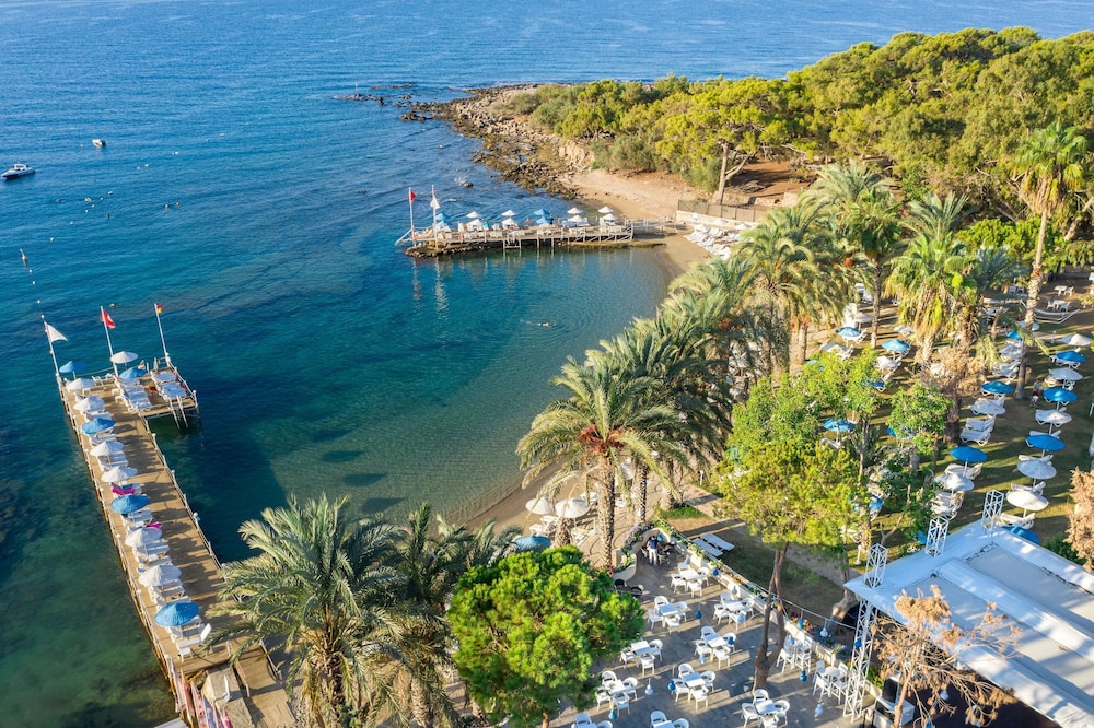 Utopia Resort & Residence — Beach in Avsallar