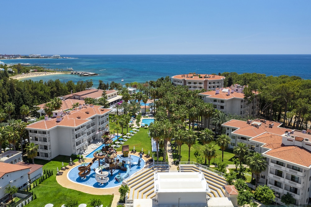 Utopia Resort & Residence - zdjęcie 2
