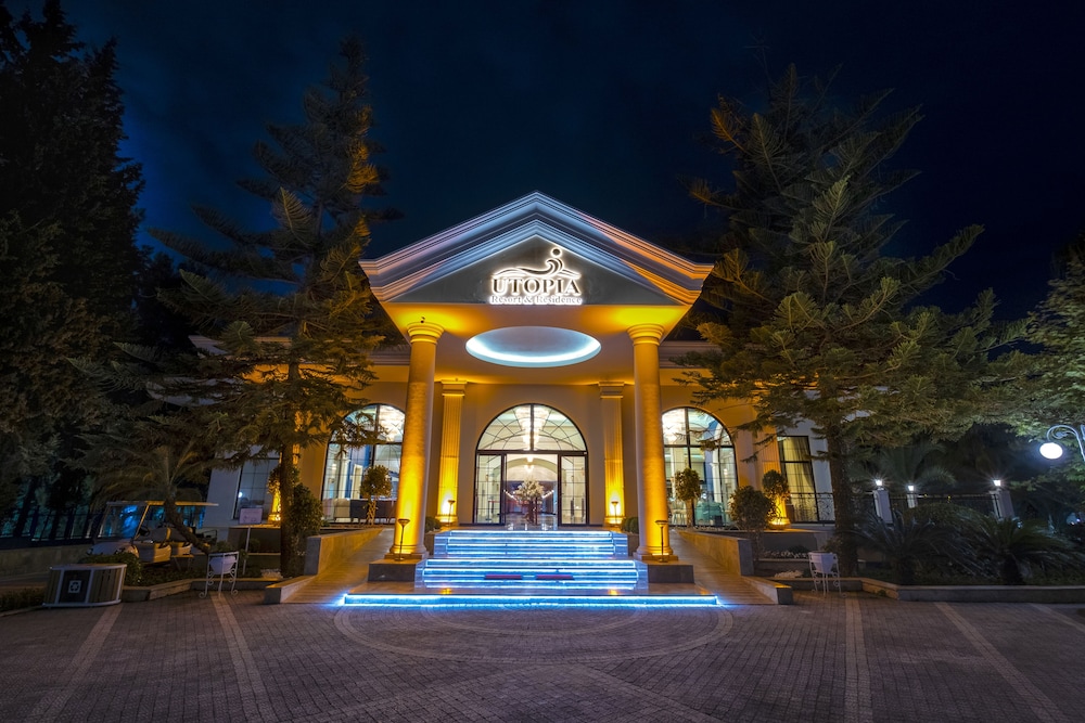 Utopia Resort & Residence — Hotel building in Avsallar