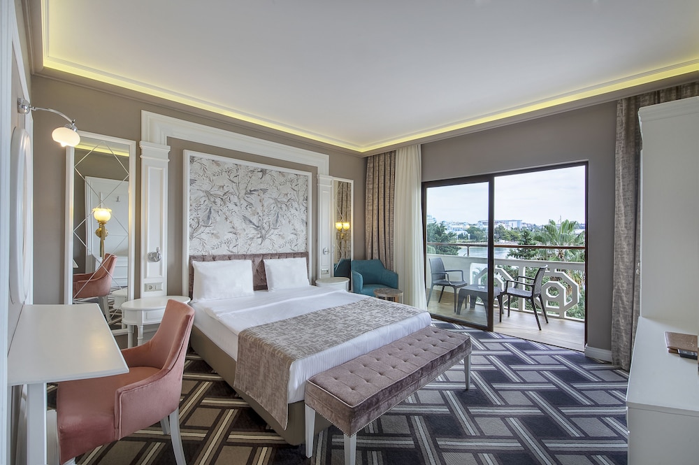Utopia Resort & Residence — Hotel rooms in Avsallar