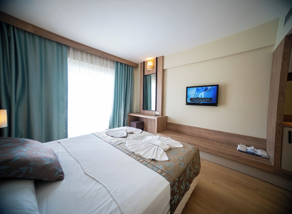 Lucida Beach Hotel - Ultra All Inclusive — Hotel rooms in Kemer