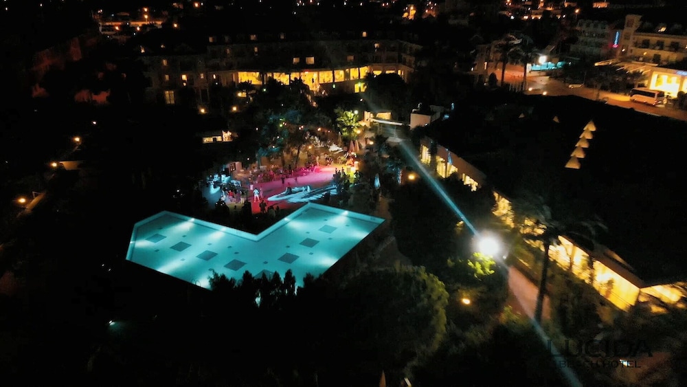 Lucida Beach Hotel - Ultra All Inclusive — Swimming pool in Kemer
