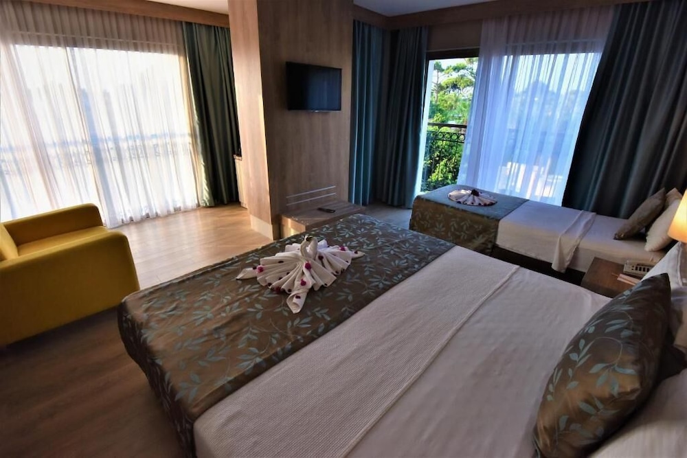 Lucida Beach Hotel - Ultra All Inclusive — Hotel rooms in Kemer