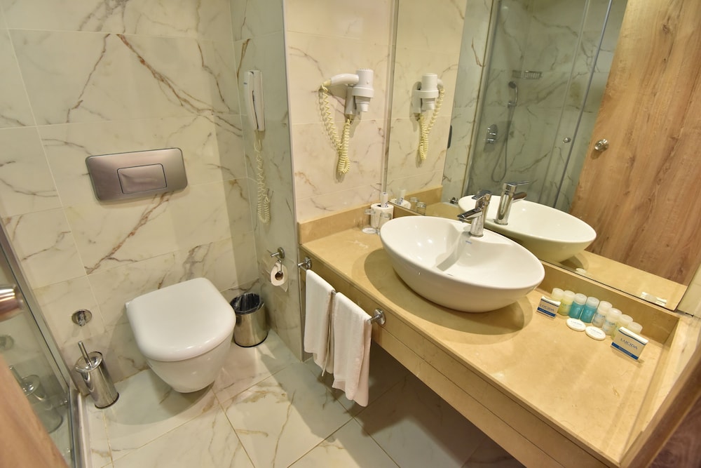 Lucida Beach Hotel - Ultra All Inclusive — Hotel rooms in Kemer