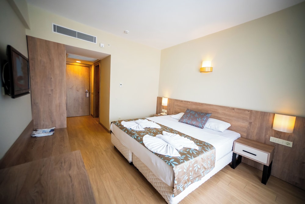Lucida Beach Hotel - Ultra All Inclusive — Hotel rooms in Kemer