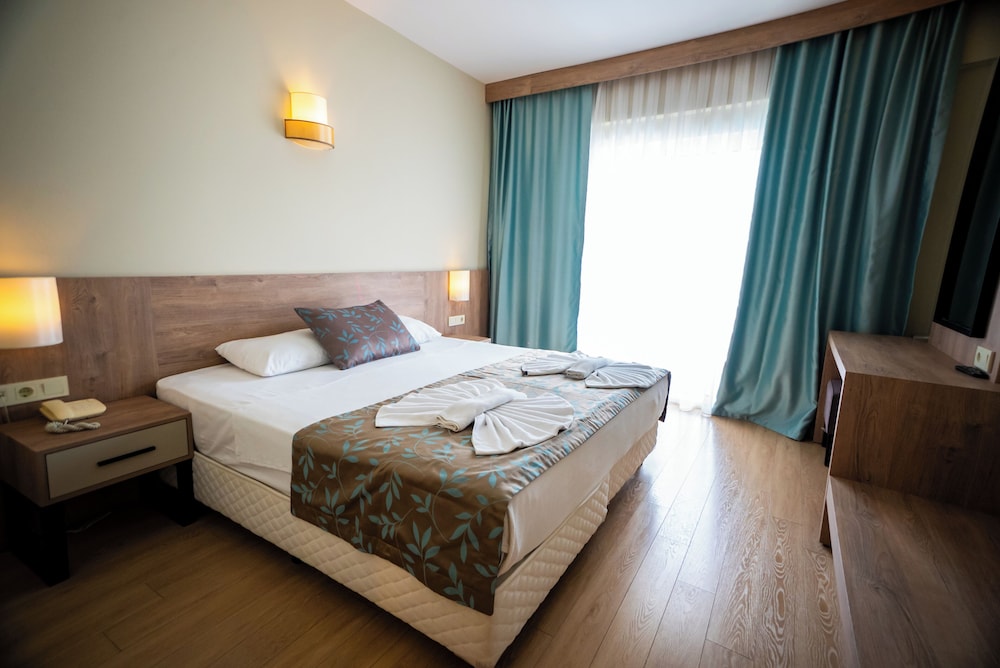 Lucida Beach Hotel - Ultra All Inclusive — Hotel rooms in Kemer