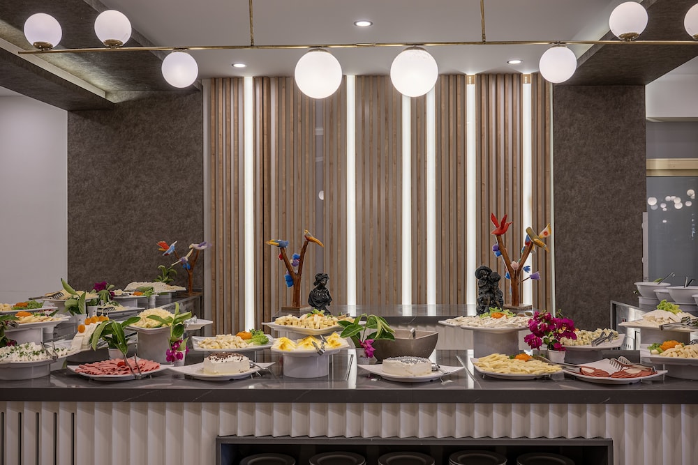 L'Oceanica Beach Resort Hotel - All Inclusive — Restaurant & bars in Kemer