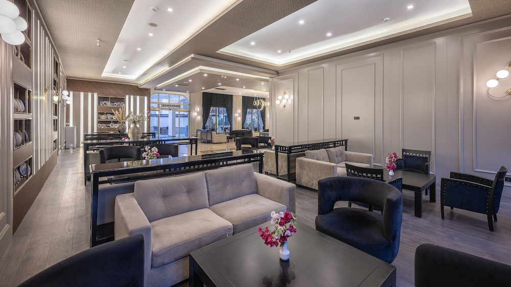 L'Oceanica Beach Resort Hotel - All Inclusive — Hotel building in Kemer
