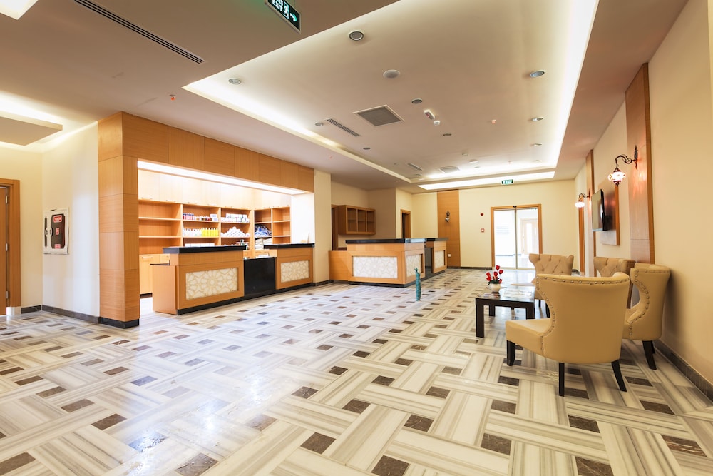 L'Oceanica Beach Resort Hotel - All Inclusive — Hotel building in Kemer