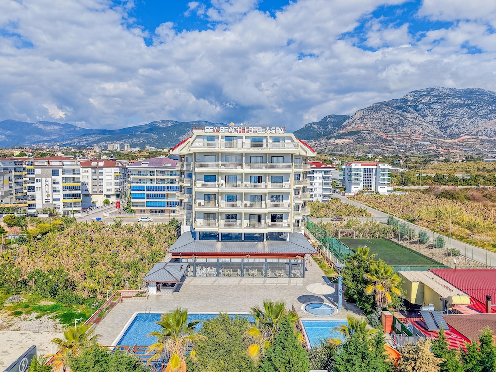 SEY BEACH HOTEL &SPA — Hotel building in Alanya