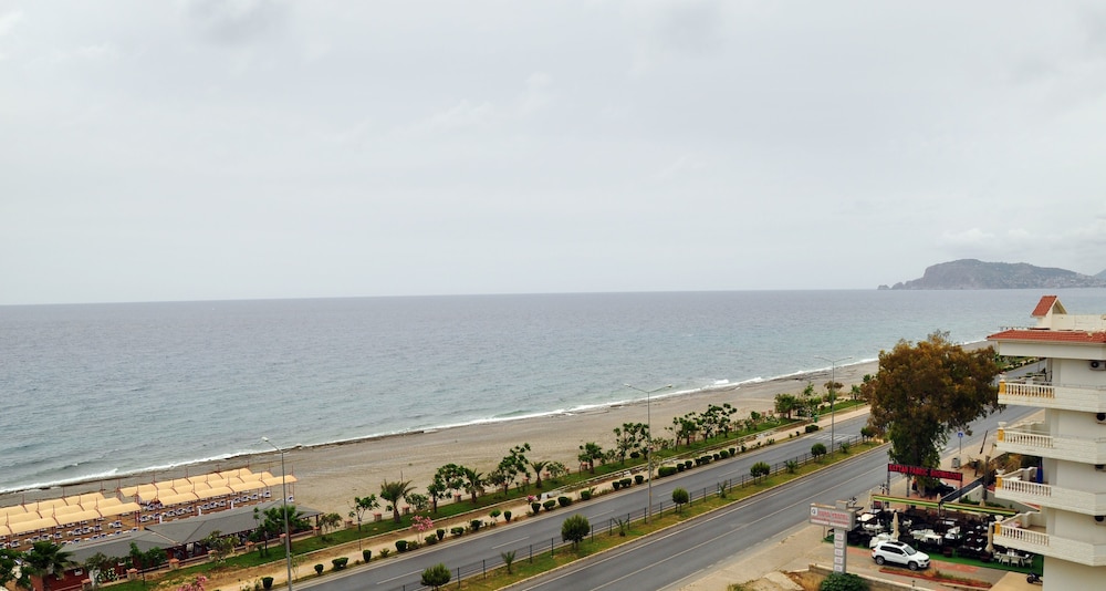 SEY BEACH HOTEL &SPA — Beach in Alanya