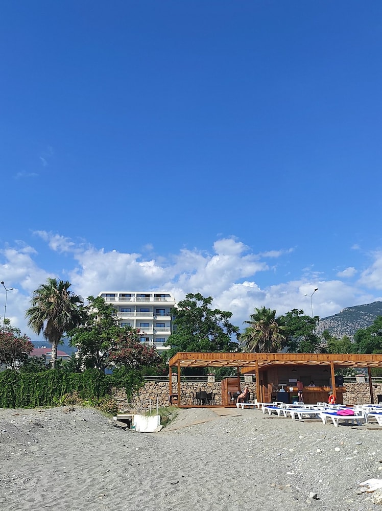 SEY BEACH HOTEL &SPA — Beach in Alanya