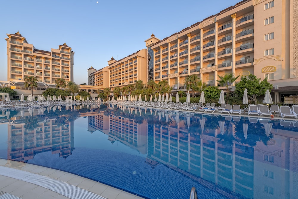 Lake River Side Hotel Spa - Ultra All Inclusive — Swimming pool in Side
