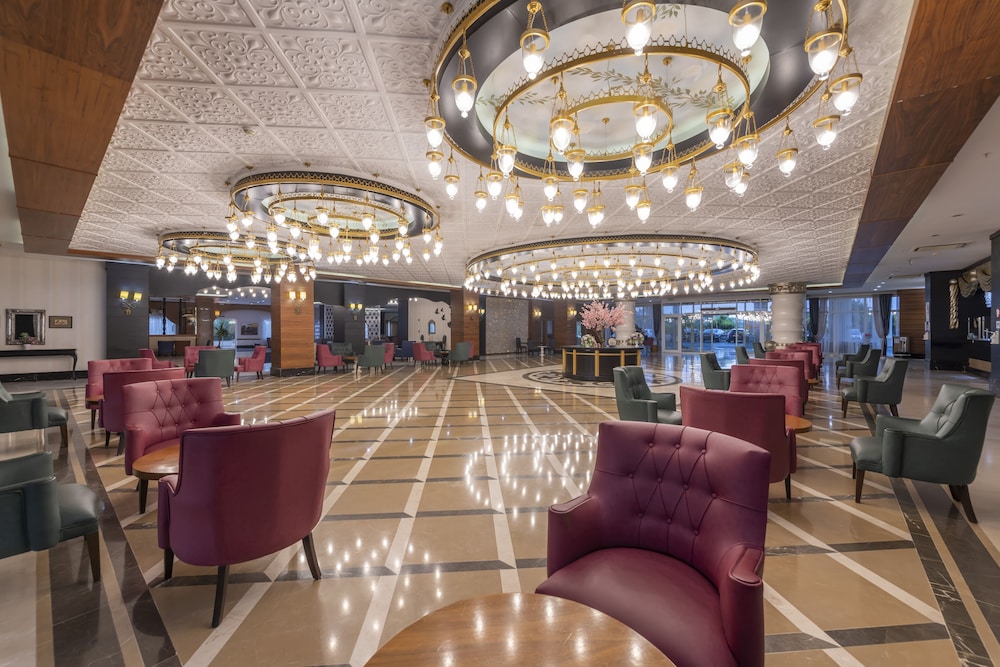 Lake River Side Hotel Spa - Ultra All Inclusive — Hotel building in Side
