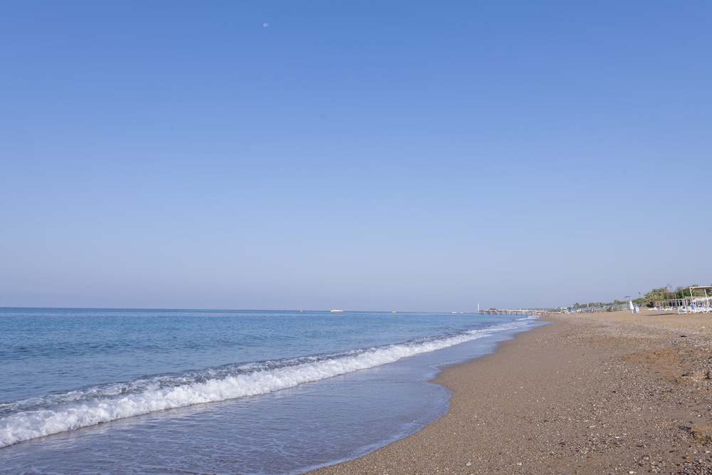 Lake River Side Hotel Spa - Ultra All Inclusive — Beach in Side