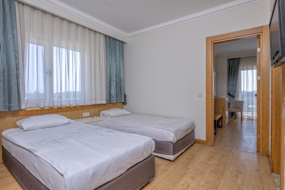 Lake River Side Hotel Spa - Ultra All Inclusive — Hotel rooms in Side
