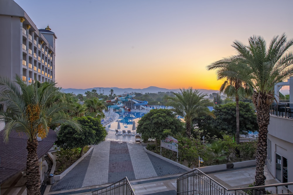 Lake River Side Hotel Spa - Ultra All Inclusive — Swimming pool in Side