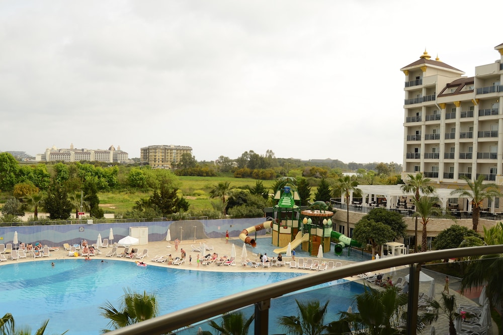 Lake River Side Hotel Spa - Ultra All Inclusive — Swimming pool in Side