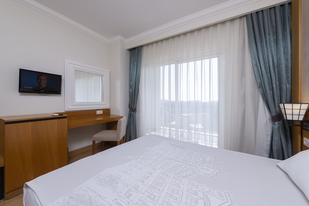 Lake River Side Hotel Spa - Ultra All Inclusive — Hotel rooms in Side