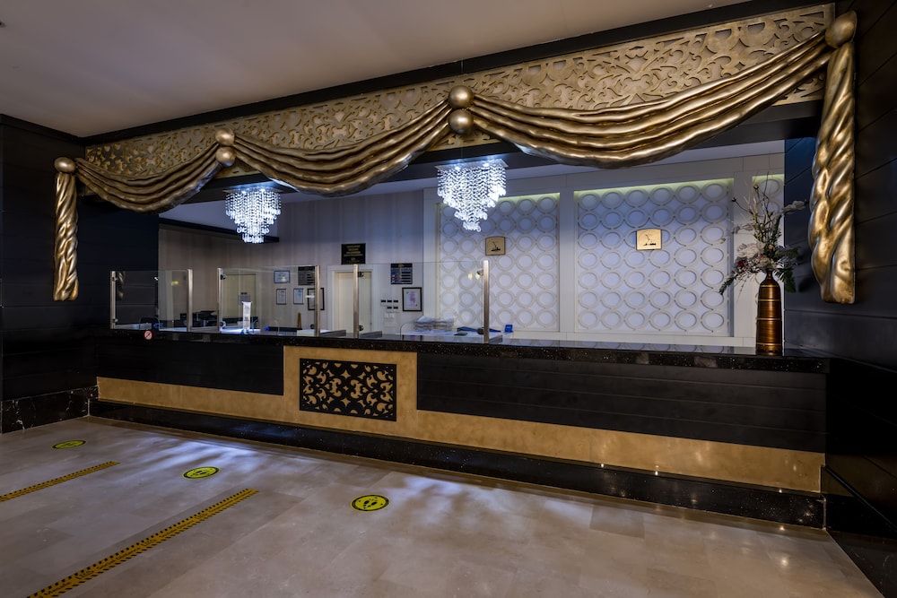 Lake River Side Hotel Spa - Ultra All Inclusive — Hotel building in Side