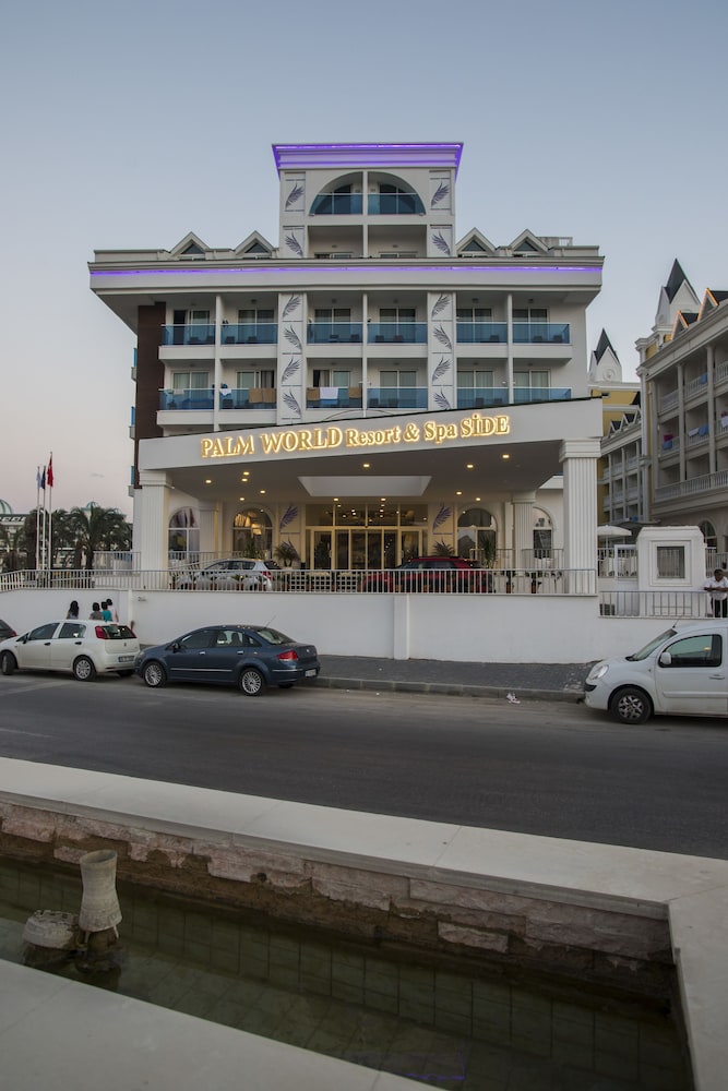 Palm World Resort & Spa Side - All Inclusive — Hotel building in Side