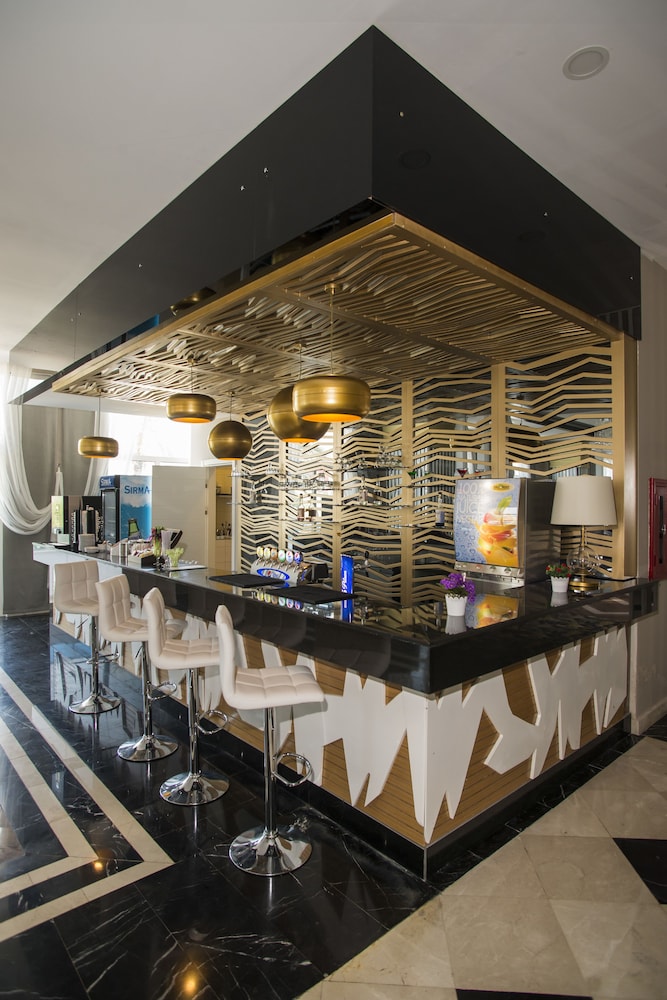 Palm World Resort & Spa Side - All Inclusive — Restaurant & bars in Side