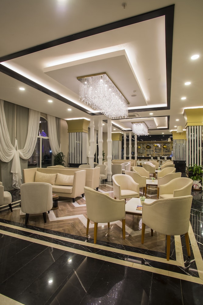 Palm World Resort & Spa Side - All Inclusive — Hotel building in Side