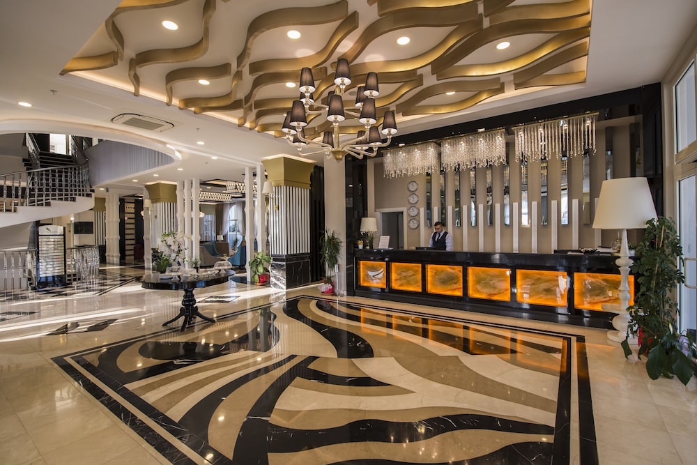 Palm World Resort & Spa Side - All Inclusive — Hotel building in Side
