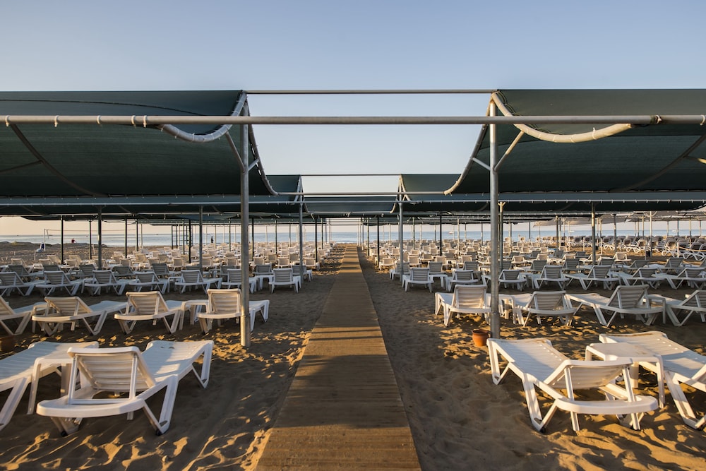 Palm World Resort & Spa Side - All Inclusive — Beach in Side