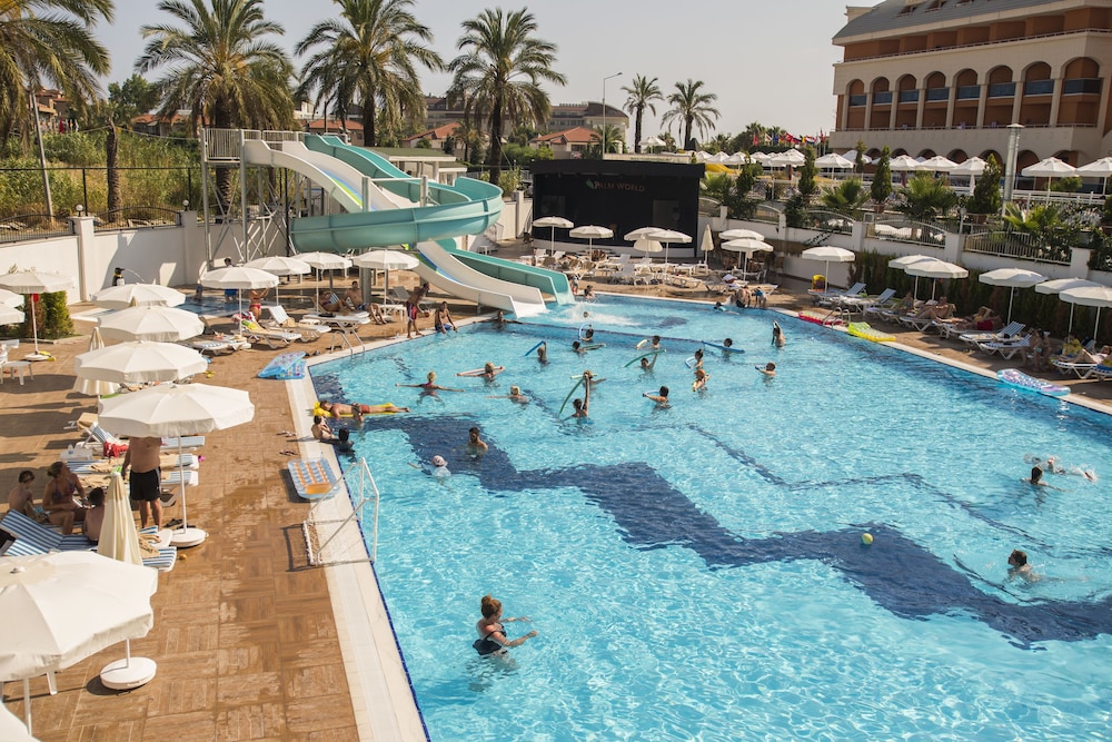 Palm World Resort & Spa Side - All Inclusive — Swimming pool in Side
