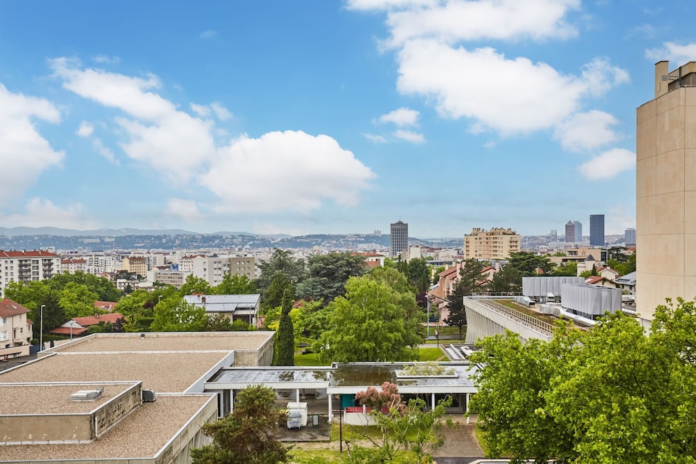 Appart'hôtel Odalys City - Bioparc Lyon Est