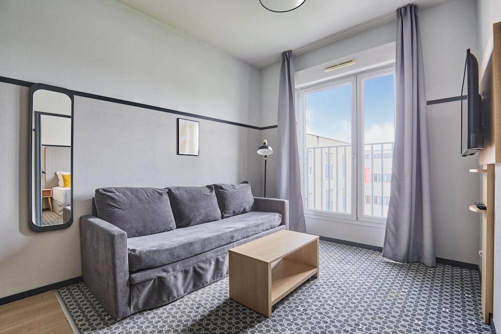 Appart'hôtel Odalys City - Bioparc Lyon Est