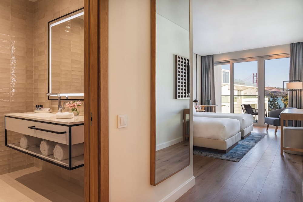 Hyatt Regency Lisbon — Hotel rooms in Lisbon, Lisboa