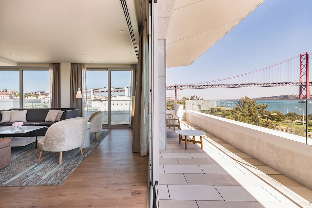 Hyatt Regency Lisbon — Hotel rooms in Lisbon, Lisboa
