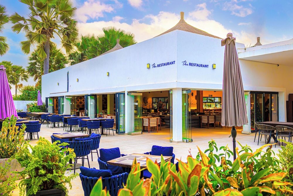 TUI BLUE Tamala — Restaurant & bars in Serrekunda