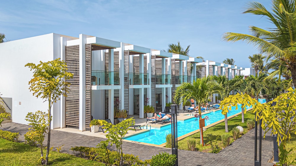 TUI BLUE Tamala — Hotel building in Serrekunda
