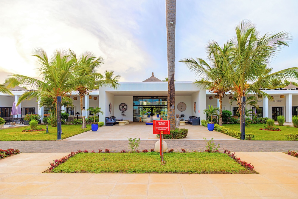 TUI BLUE Tamala — Hotel building in Serrekunda