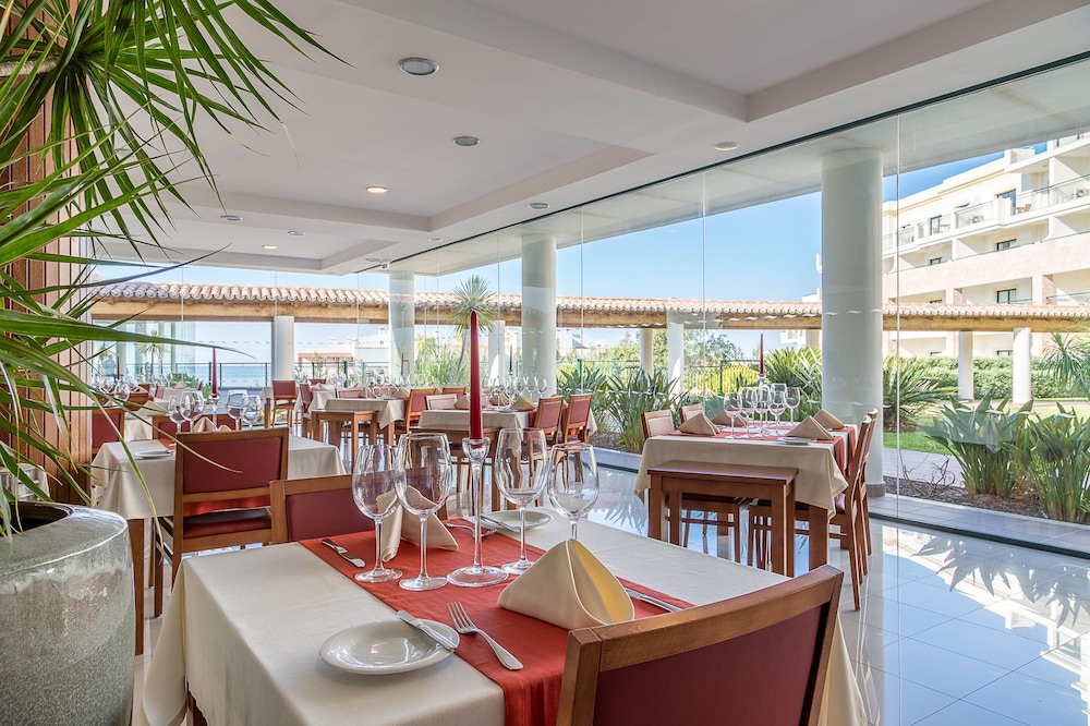Cerro Mar Atlantico & Cerro Mar Garden — Restaurant & bars in Albufeira, Faro
