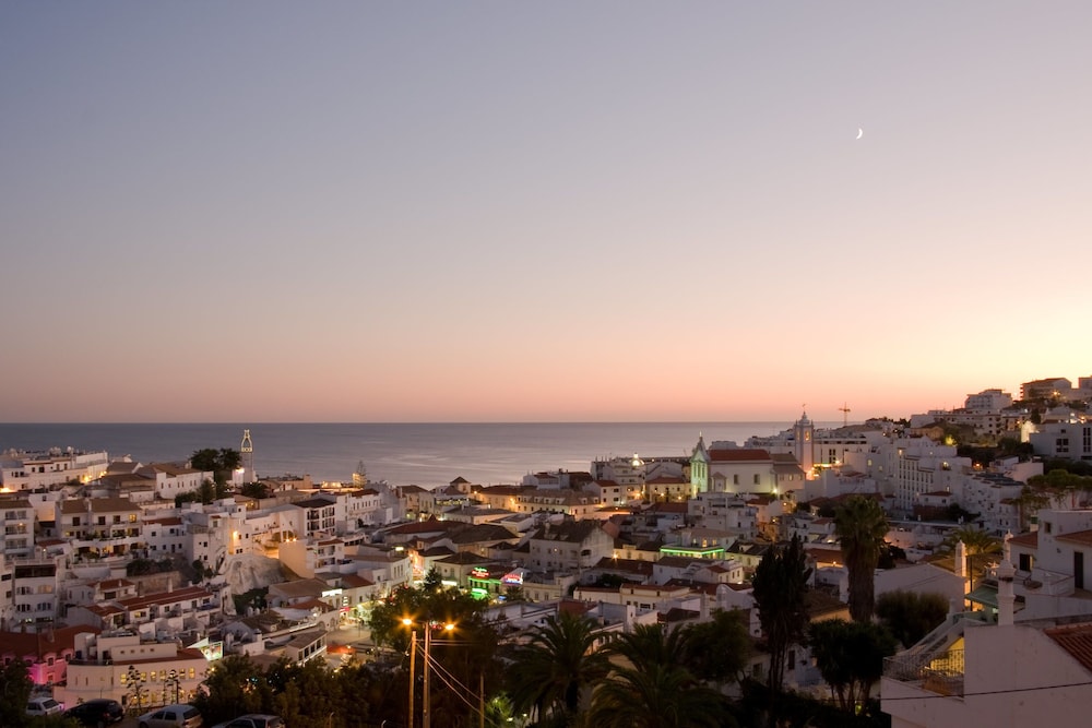 Cerro Mar Atlantico & Cerro Mar Garden — Beach in Albufeira, Faro