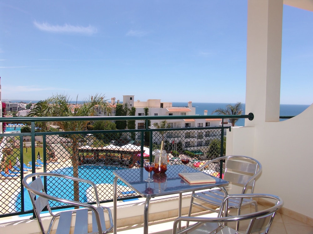 Cerro Mar Atlantico & Cerro Mar Garden — Swimming pool in Albufeira, Faro