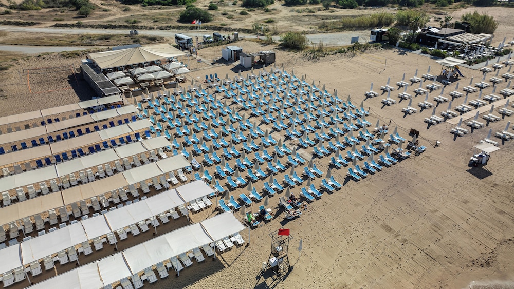 Arnor De Luxe Hotel — Beach in Side