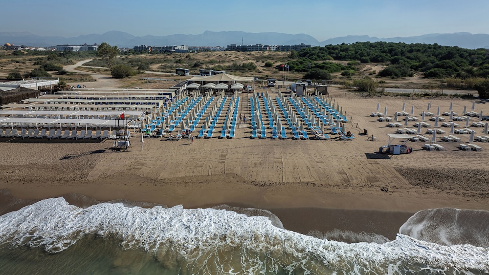 Arnor De Luxe Hotel — Beach in Side